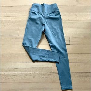 EUC Lululemon Align 25 blue leggings - size 4
